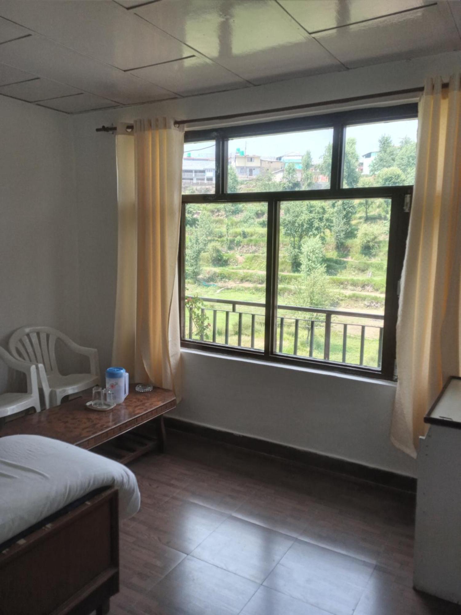 Nirmal Homestay Дхарамсала Екстериор снимка