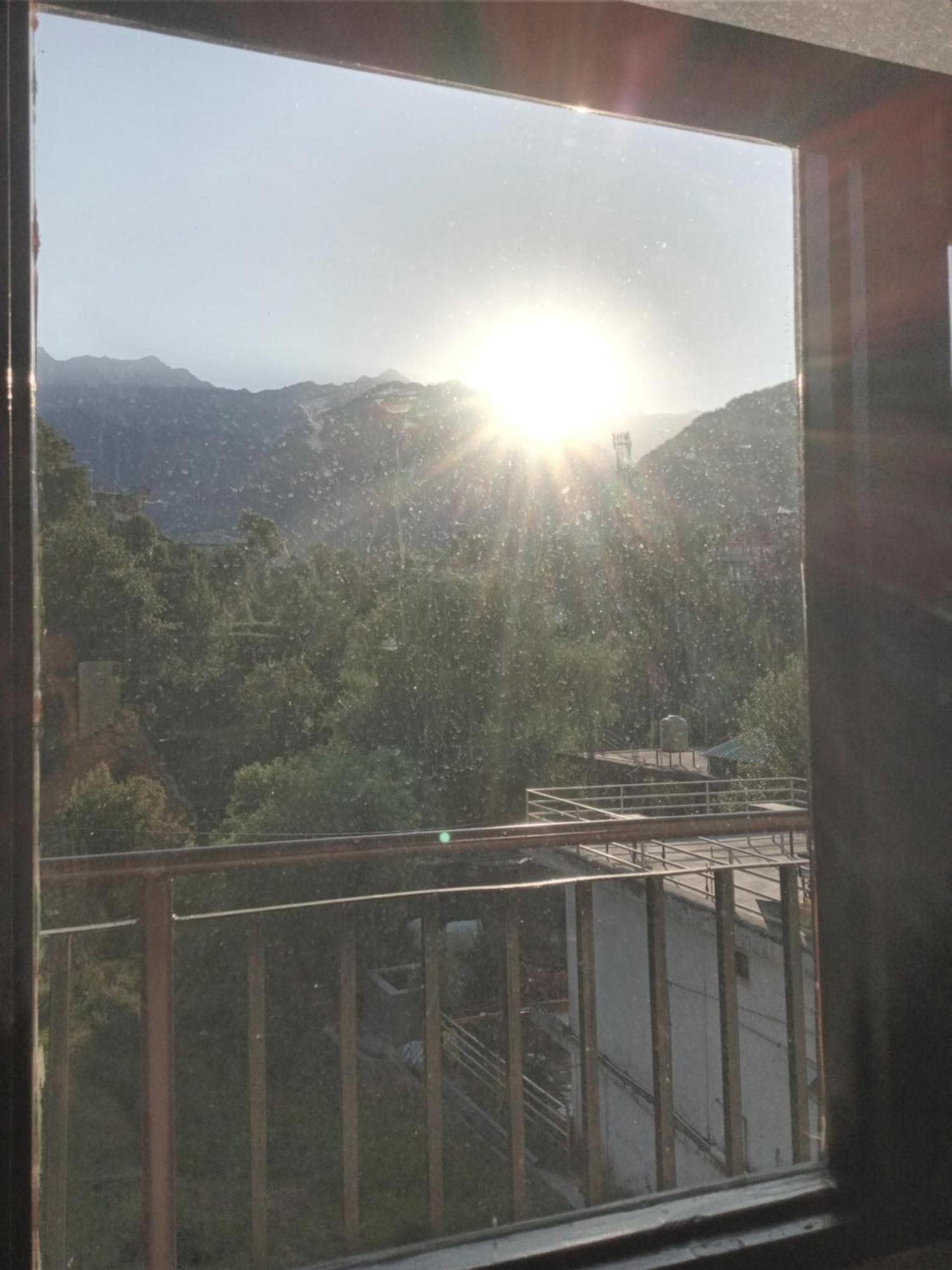 Nirmal Homestay Дхарамсала Екстериор снимка